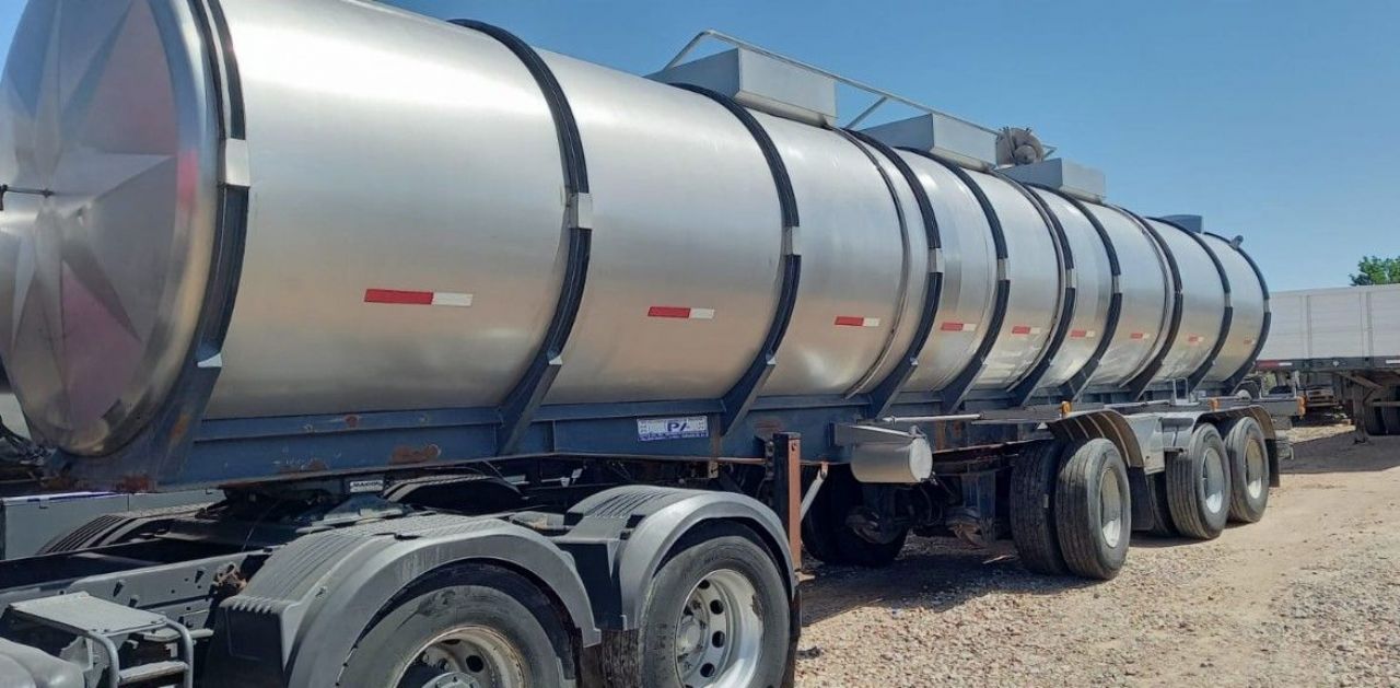SEMIRREMOLQUE 3 ejes Usado en Mendoza, deRuedas