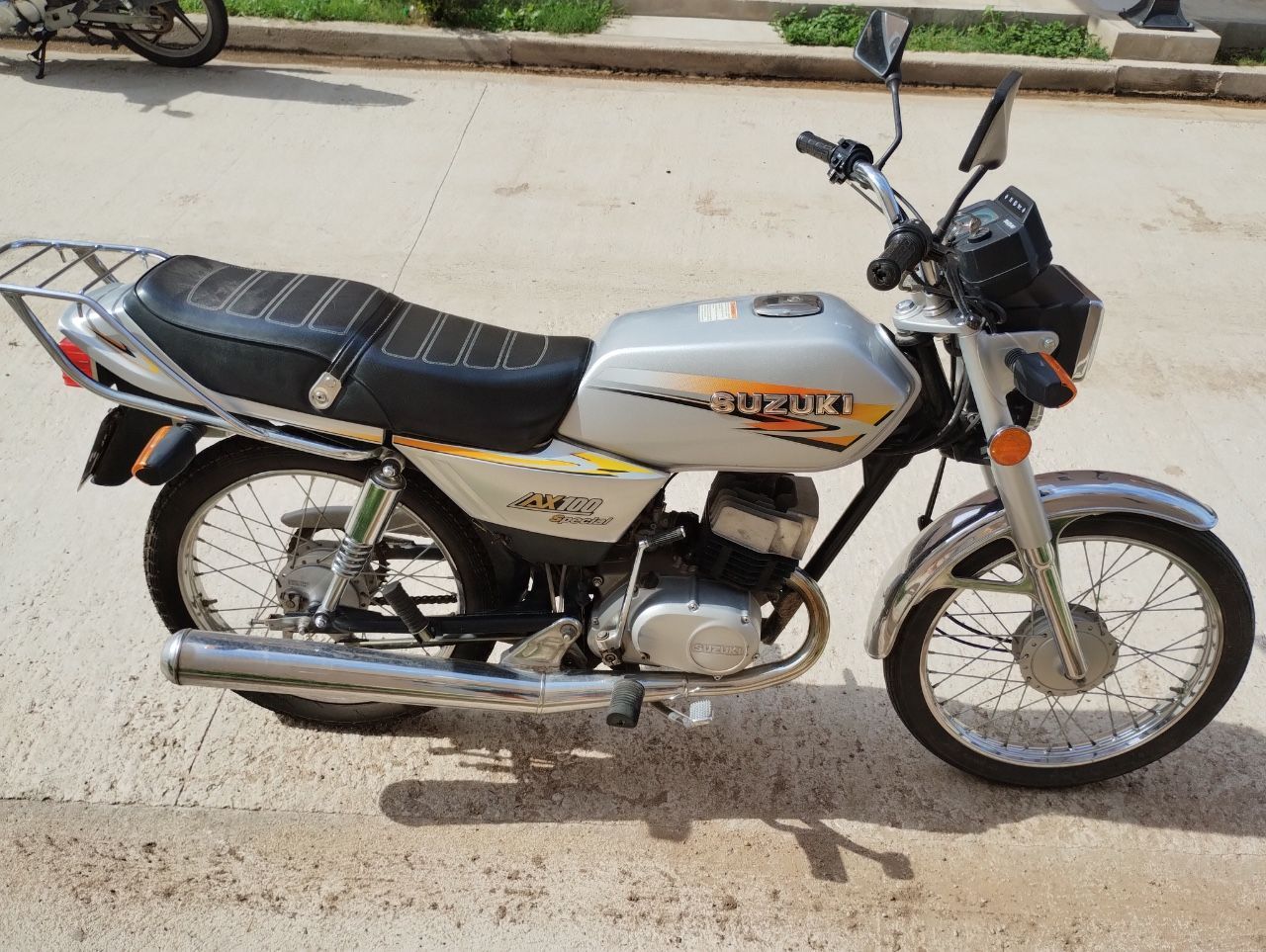 Suzuki AX Usada en Córdoba, deRuedas