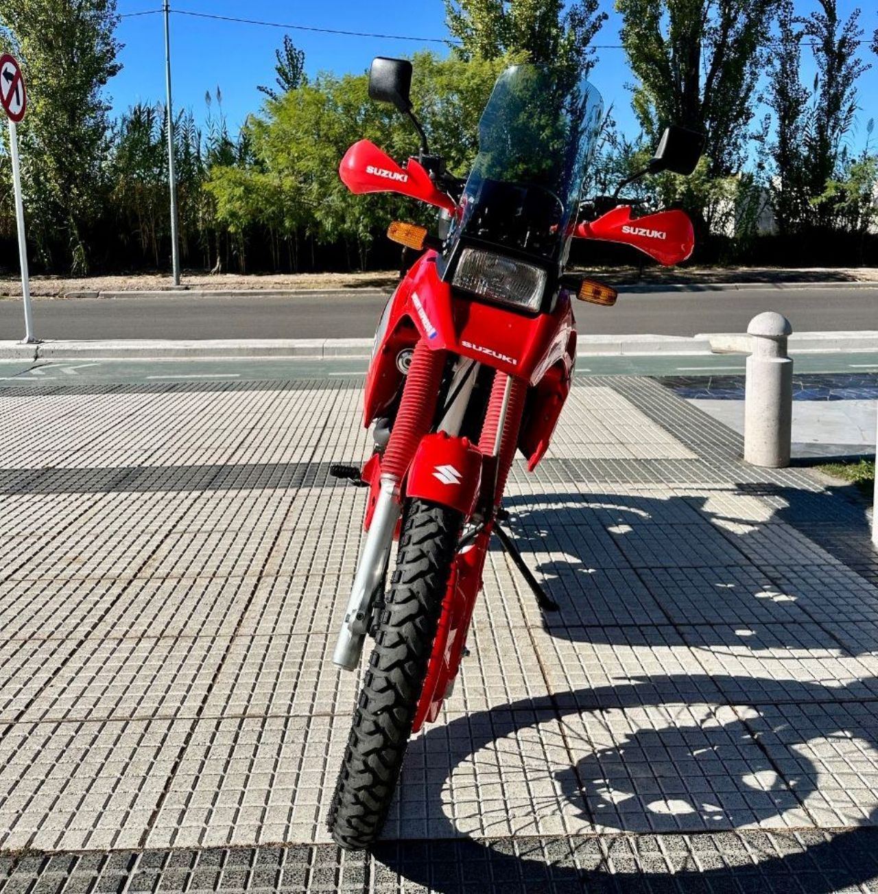 Suzuki DR Usada en Mendoza, deRuedas
