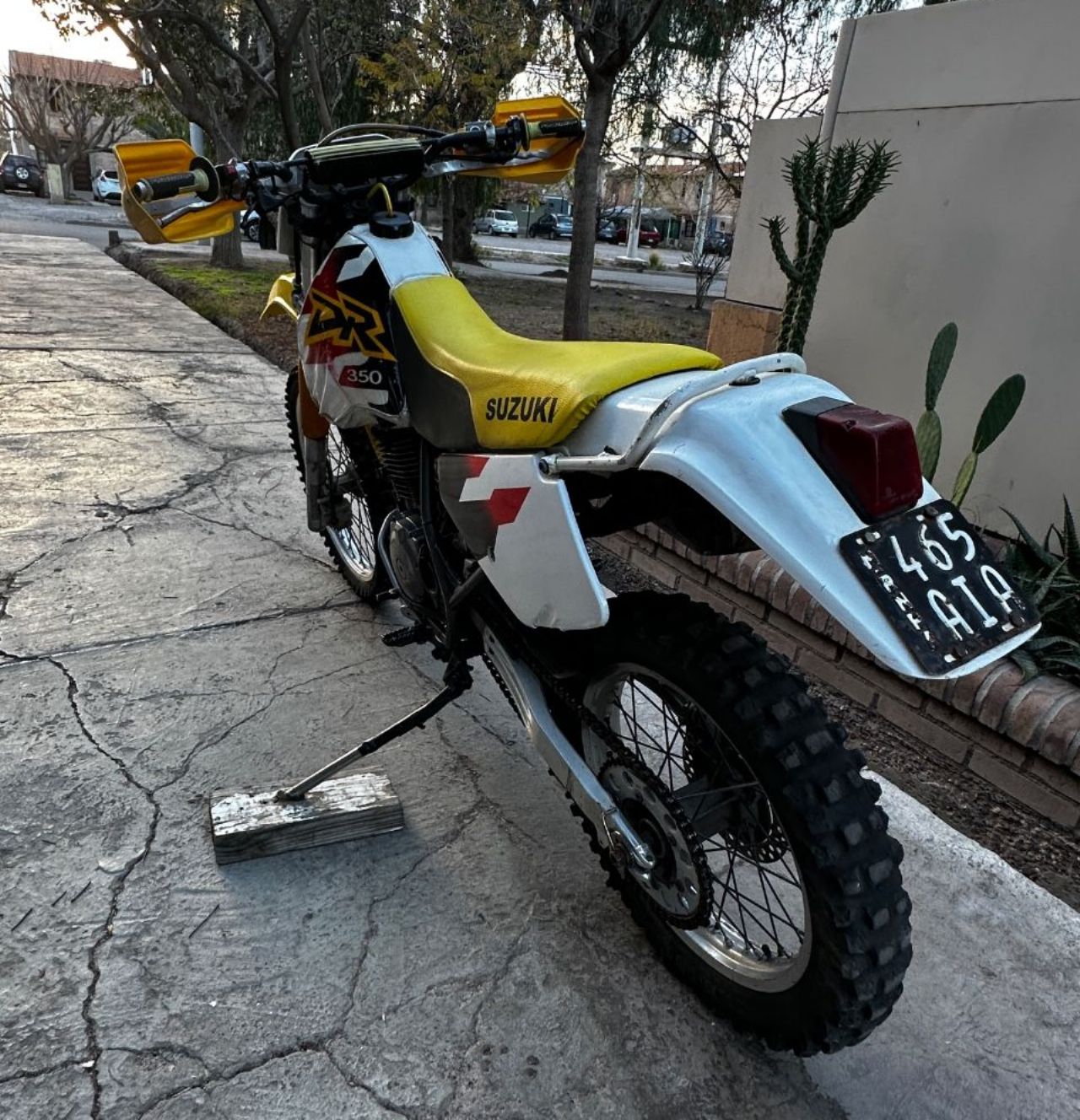 Suzuki DR Usada en Mendoza, deRuedas