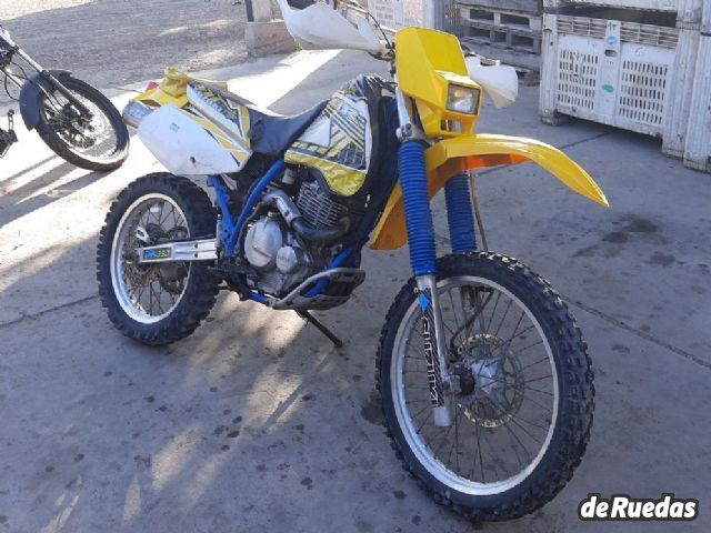 Suzuki DR Usada en Mendoza, deRuedas