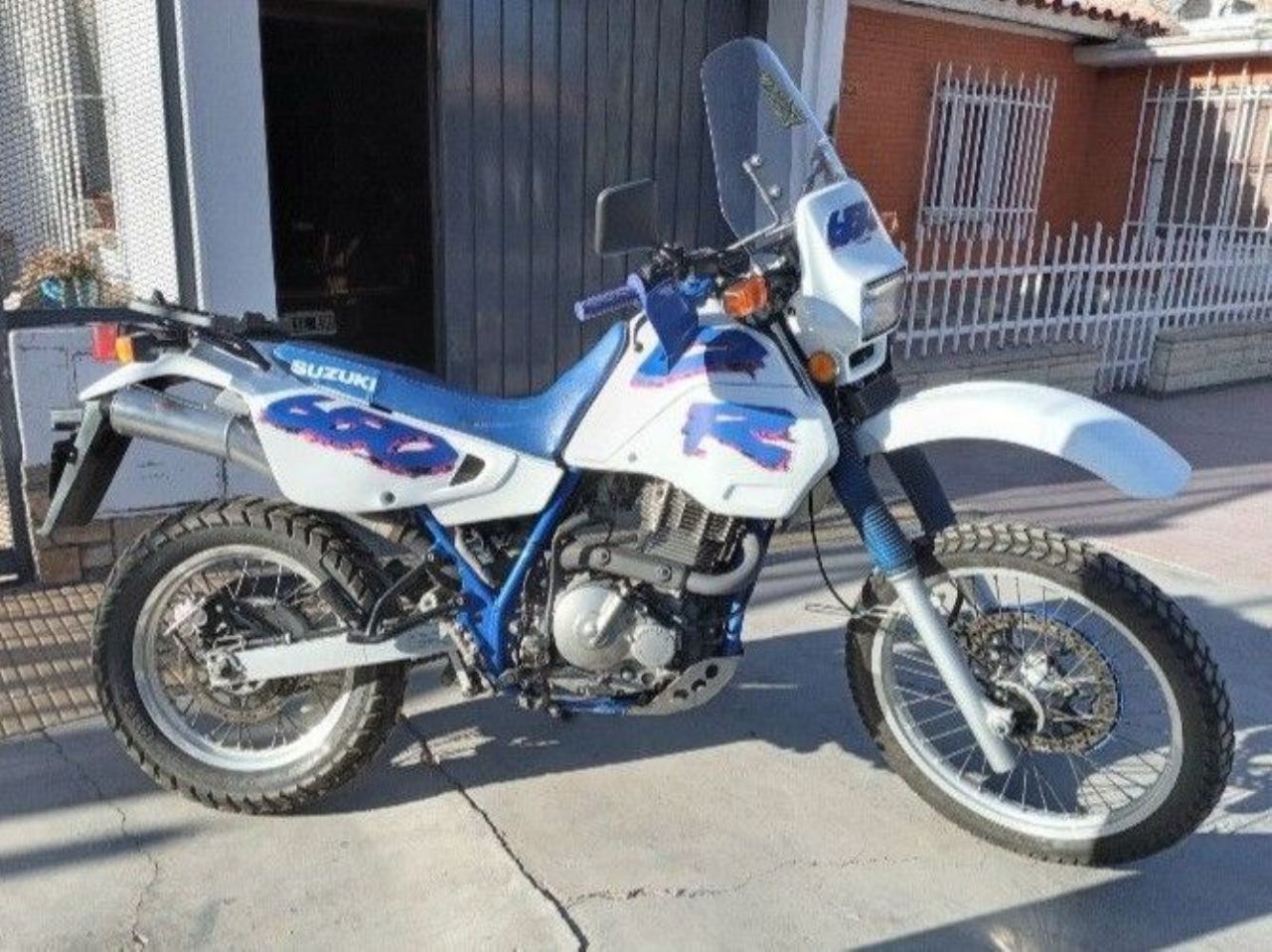 Suzuki DR Usada en Mendoza, deRuedas