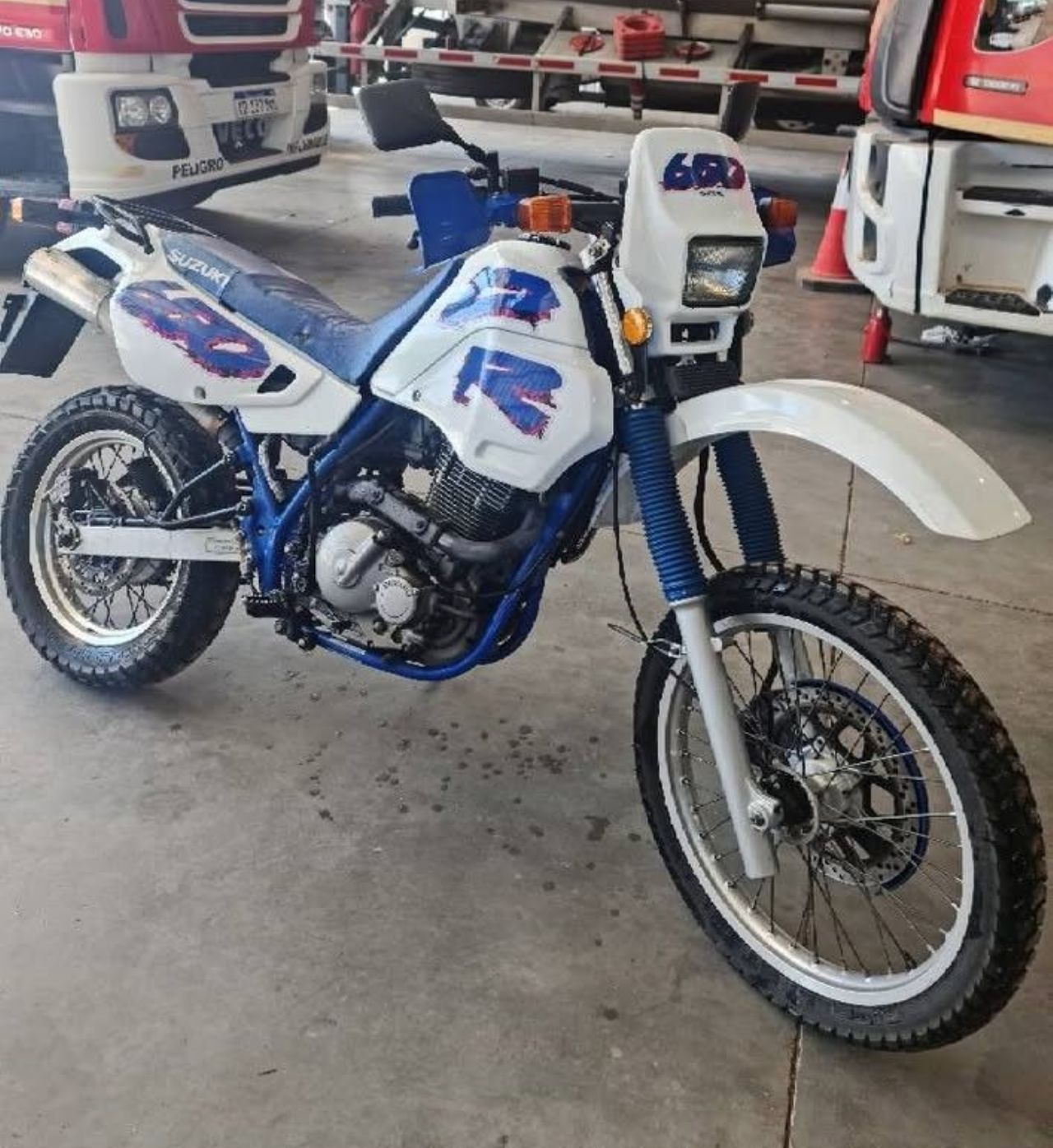 Suzuki DR Usada en Mendoza, deRuedas