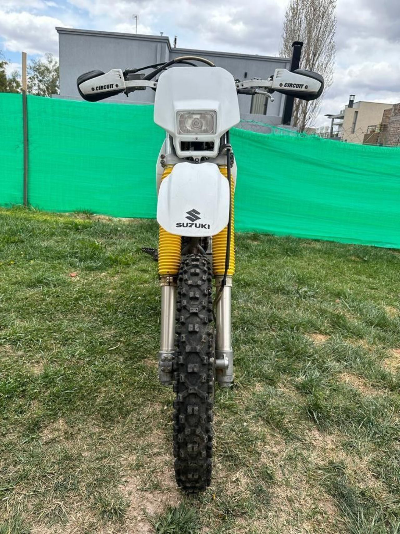 Suzuki DR Usada en Mendoza, deRuedas