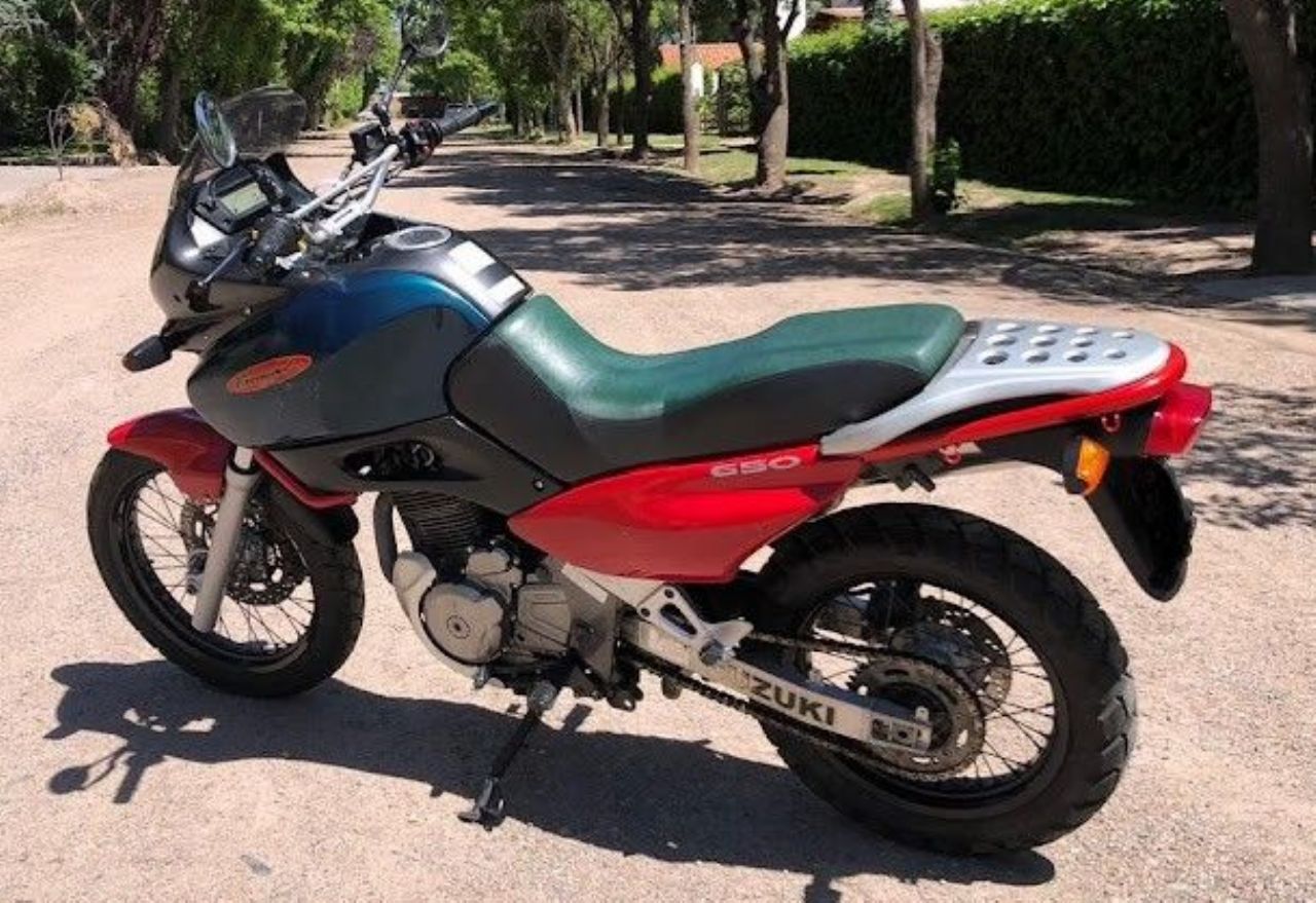Suzuki DR Usada en Mendoza, deRuedas
