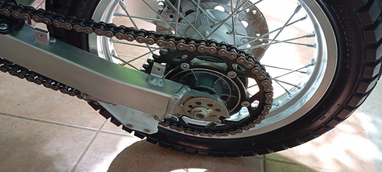 Suzuki DR Usada en Mendoza, deRuedas