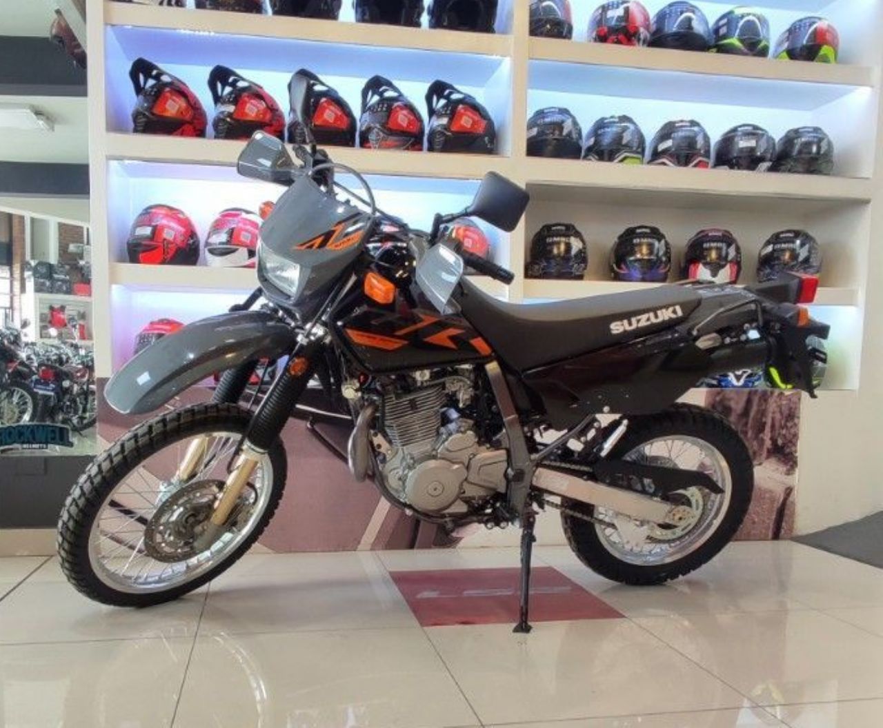 Suzuki DR Nueva Financiado en San Luis, deRuedas