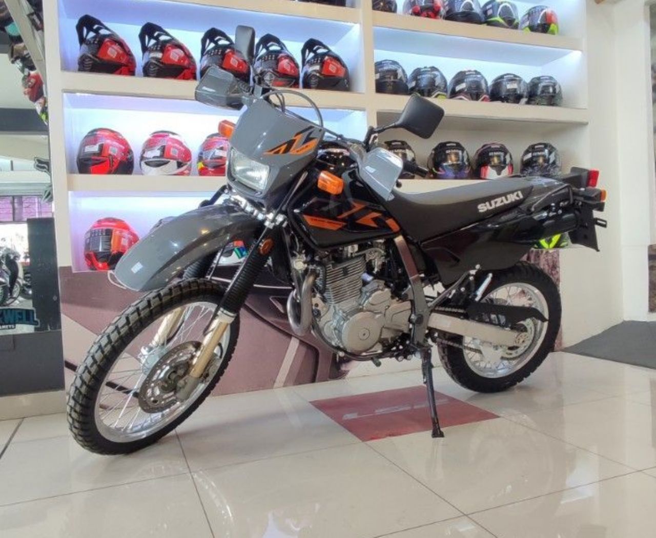 Suzuki DR Nueva Financiado en San Luis, deRuedas