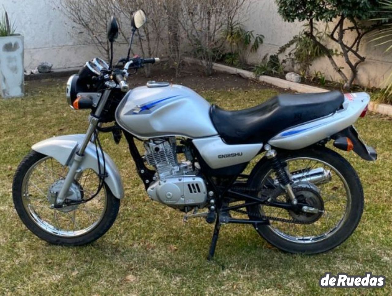 Suzuki EN Usada en Mendoza, deRuedas