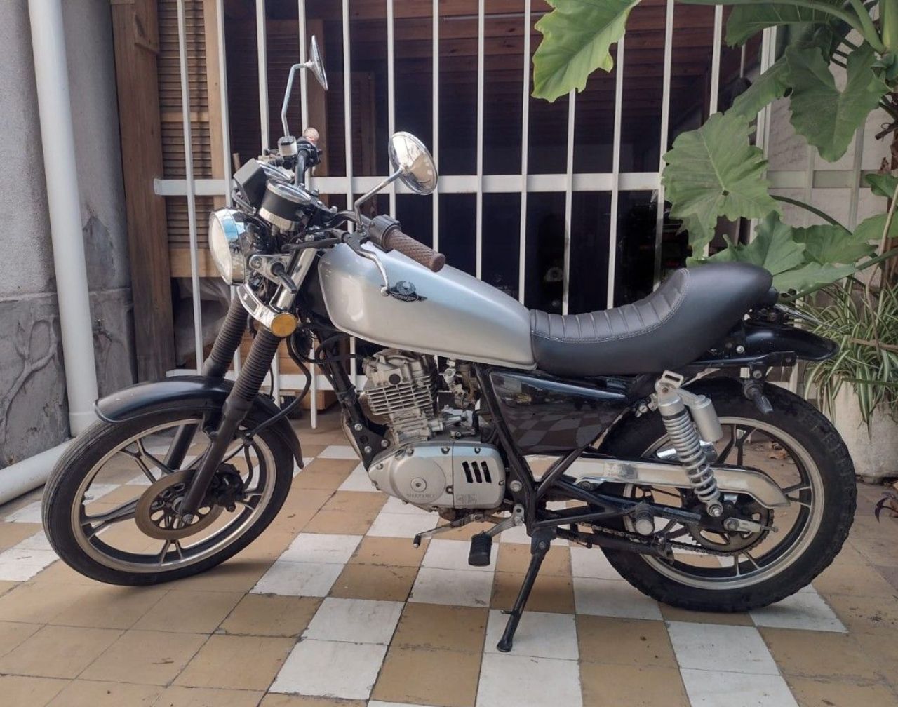 Suzuki GN Usada en Mendoza, deRuedas