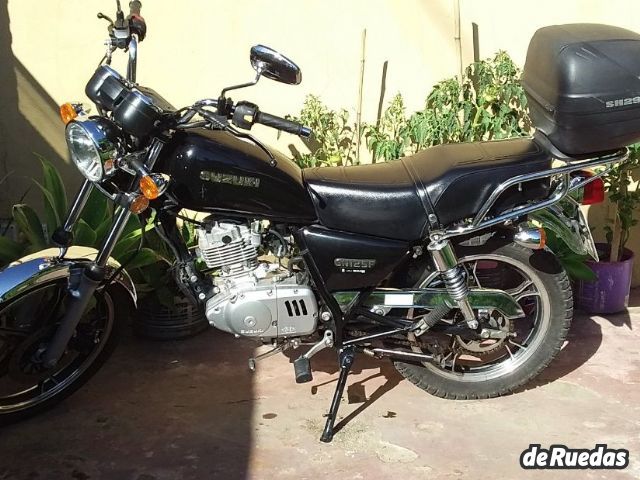 Suzuki GN125 Usada en Buenos Aires, deRuedas