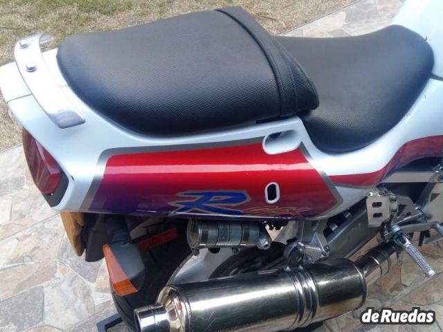 Suzuki GSR Usada en Mendoza, deRuedas