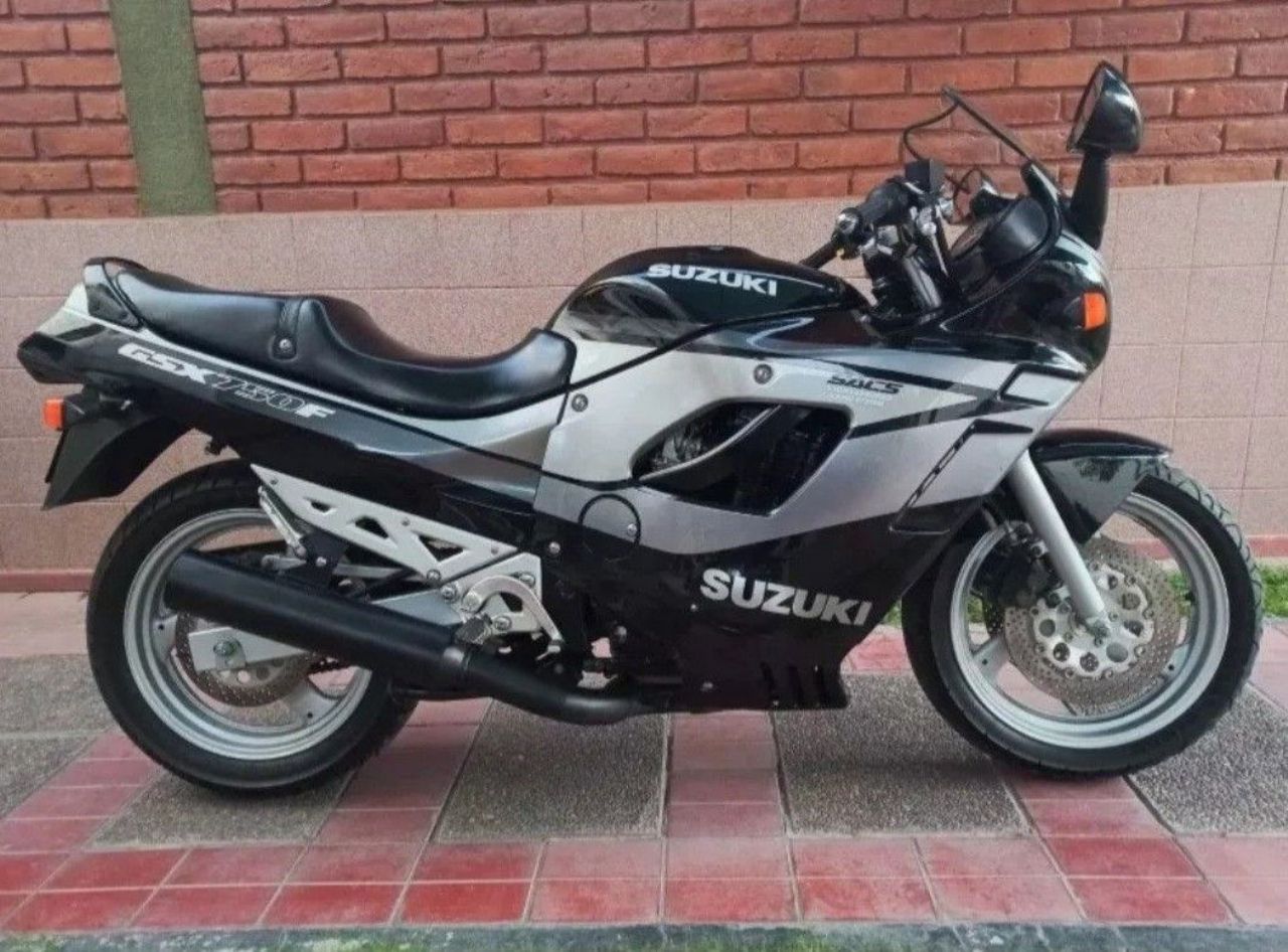 Suzuki GSX Usada en Mendoza, deRuedas