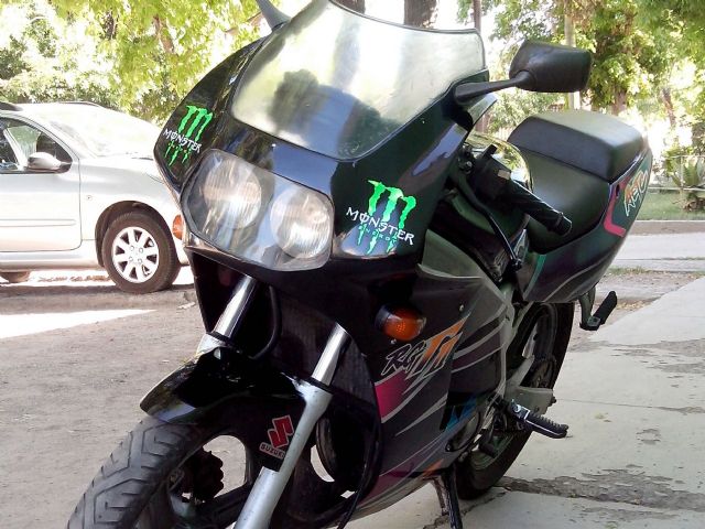 Suzuki RGV Usada en Mendoza, deRuedas