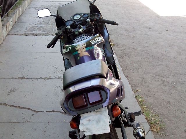Suzuki RGV Usada en Mendoza, deRuedas