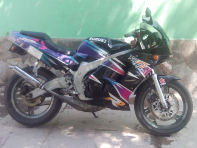 Suzuki RGV Usada en Mendoza, deRuedas