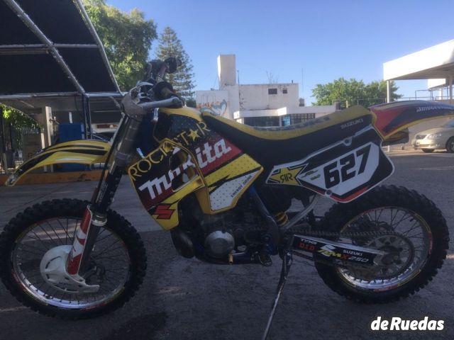 Suzuki RM Usada en Mendoza, deRuedas