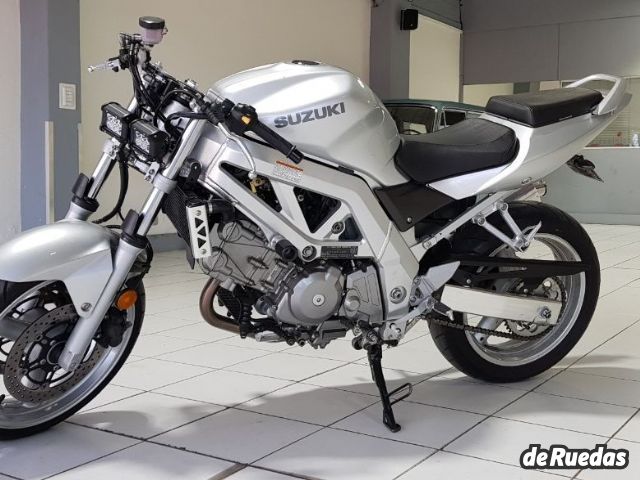 Suzuki SV Usada en Mendoza, deRuedas