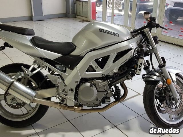 Suzuki SV Usada en Mendoza, deRuedas