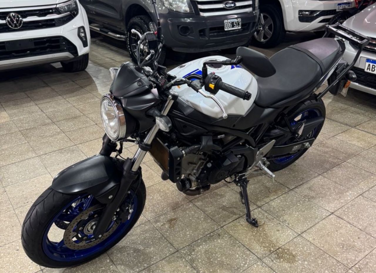 Suzuki SV Usada en San Juan, deRuedas