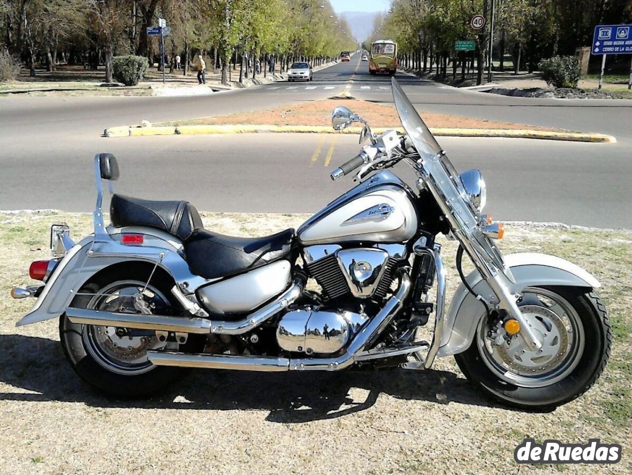 Suzuki VL Usada en Mendoza, deRuedas