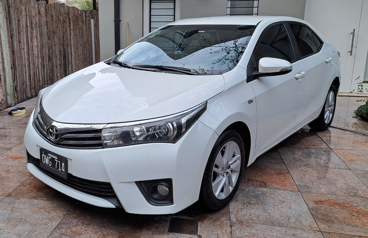 Toyota Corolla Usado en Buenos Aires, deRuedas