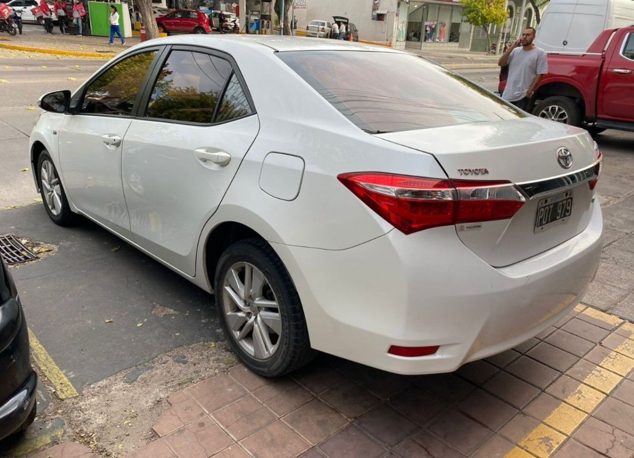 Toyota Corolla Usado Financiado en Mendoza, deRuedas
