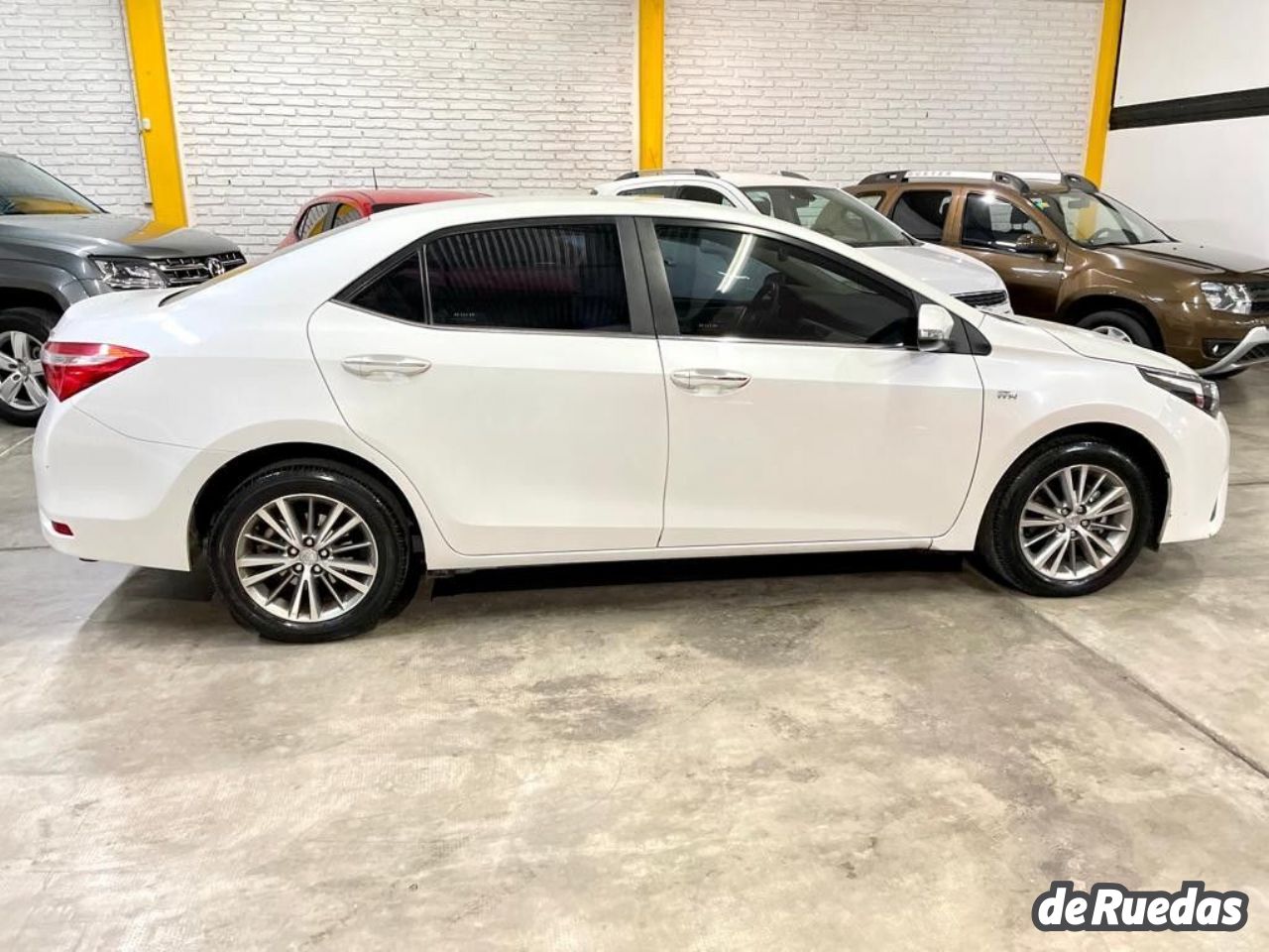 Toyota Corolla Usado en San Juan, deRuedas