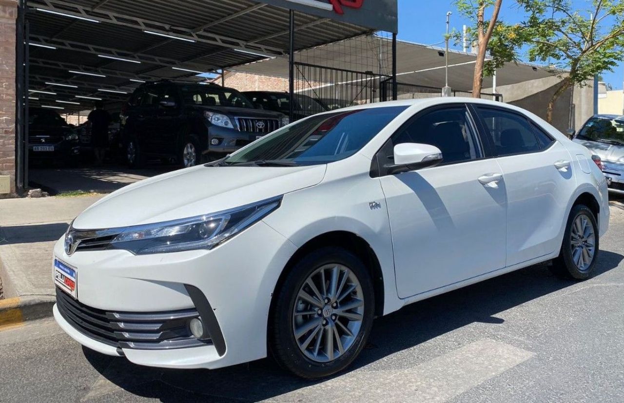 Toyota Corolla Usado en San Juan, deRuedas