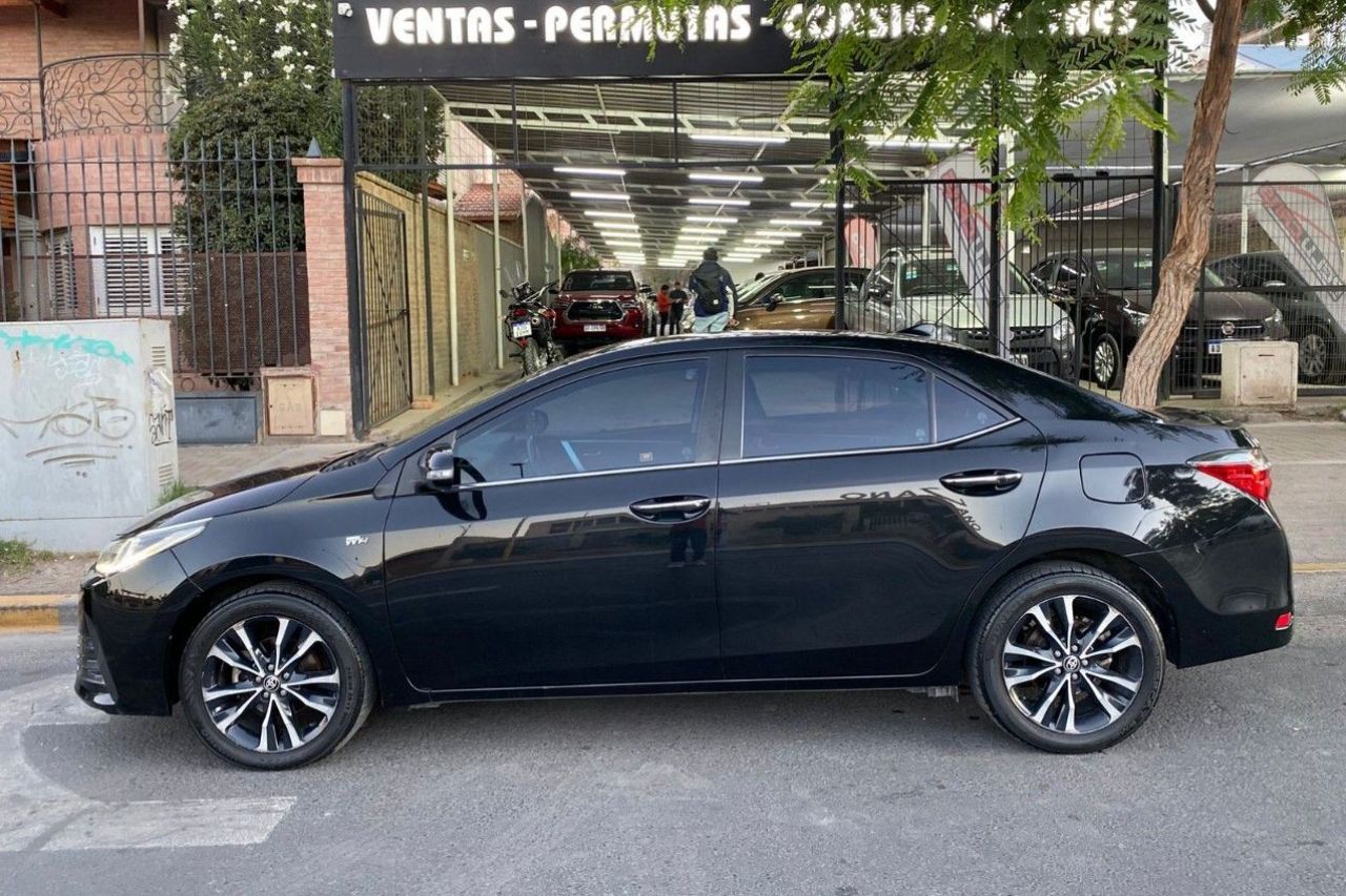 Toyota Corolla Usado Financiado en San Juan, deRuedas