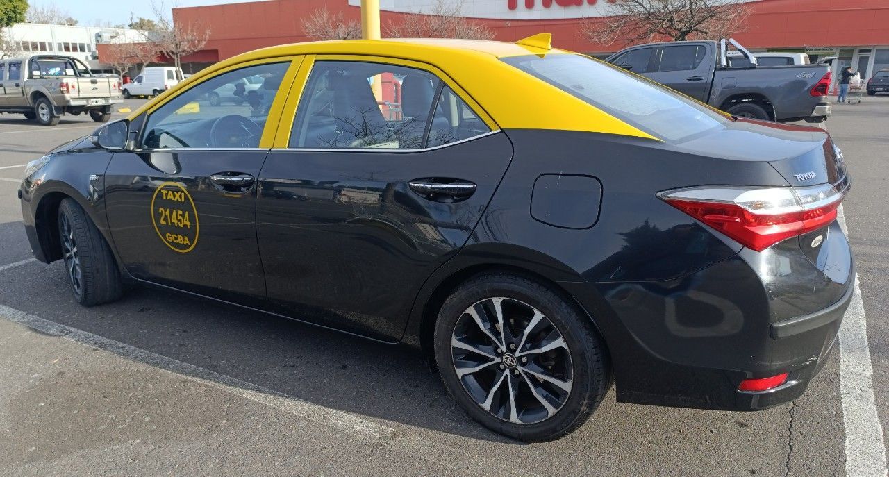Toyota Corolla Usado en Buenos Aires, deRuedas