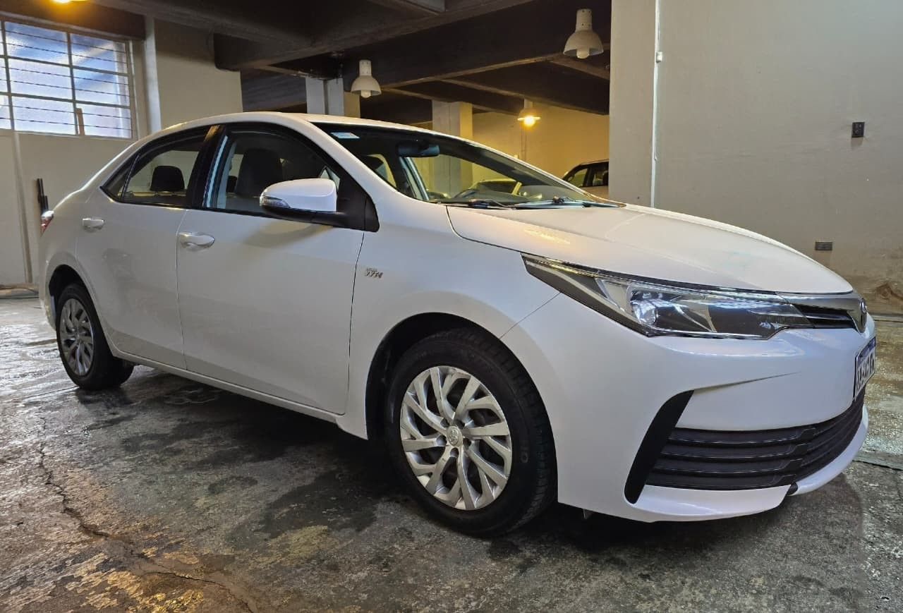 Toyota Corolla Usado Financiado en Mendoza, deRuedas