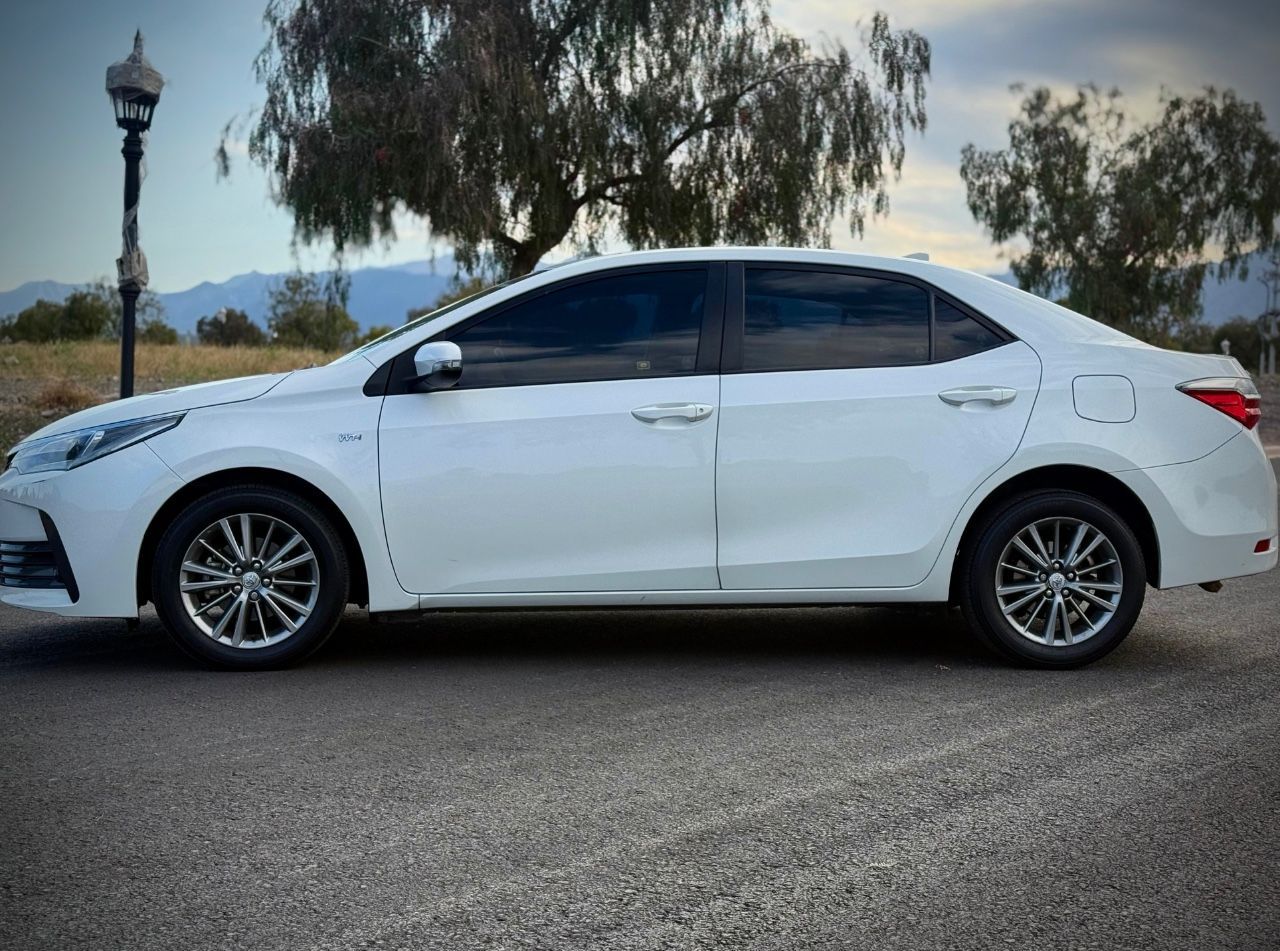 Toyota Corolla Usado Financiado en Mendoza, deRuedas