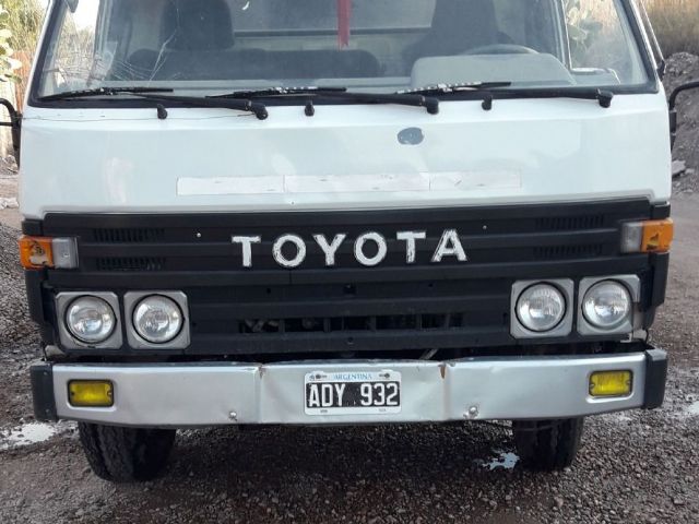 Toyota Dina Usado en Mendoza, deRuedas