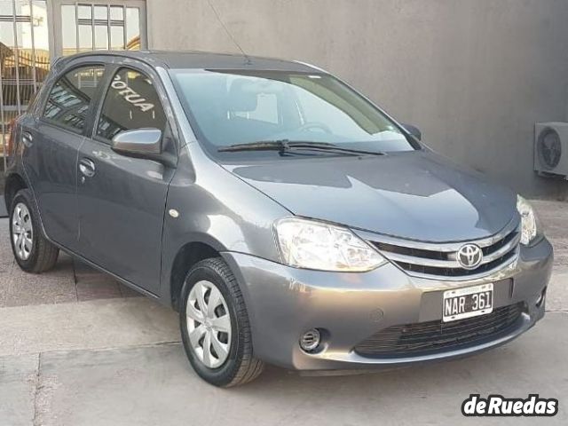 Toyota Etios Usado en Mendoza, deRuedas