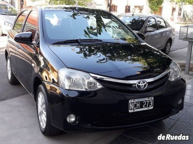 Toyota Etios Usado en Mendoza, deRuedas