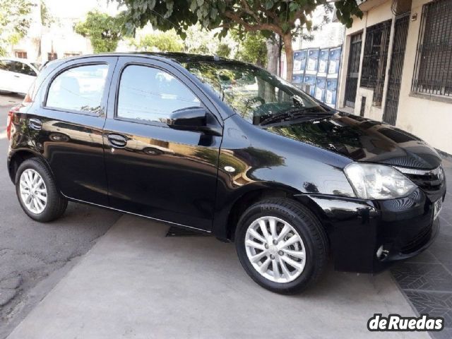 Toyota Etios Usado en Mendoza, deRuedas