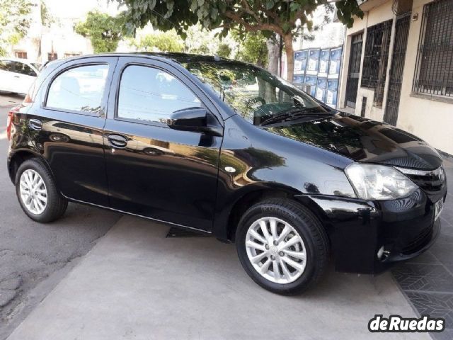 Toyota Etios Usado en Mendoza, deRuedas