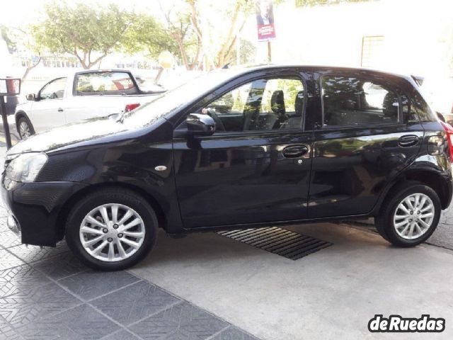 Toyota Etios Usado en Mendoza, deRuedas