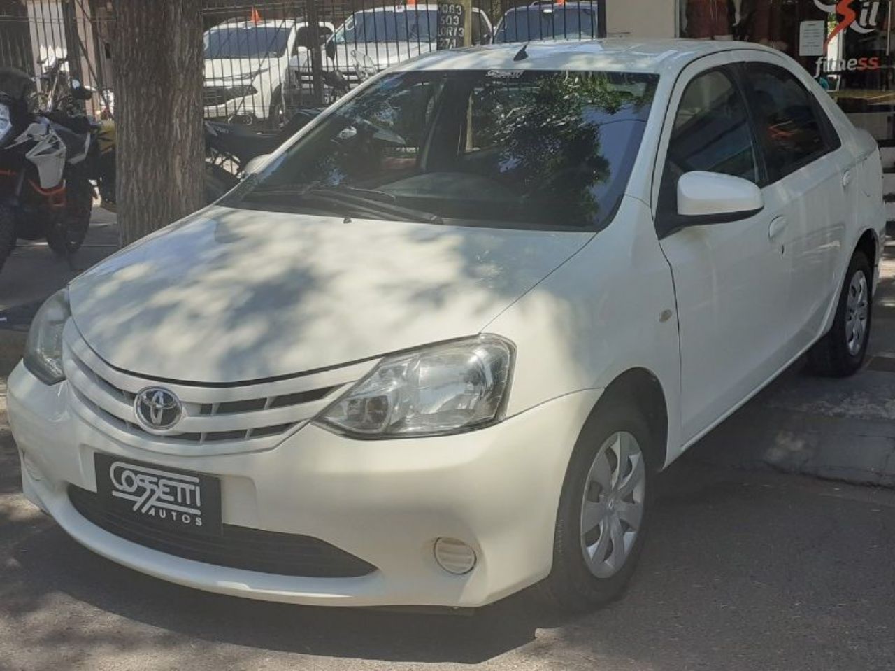 Toyota Etios Usado en Mendoza, deRuedas
