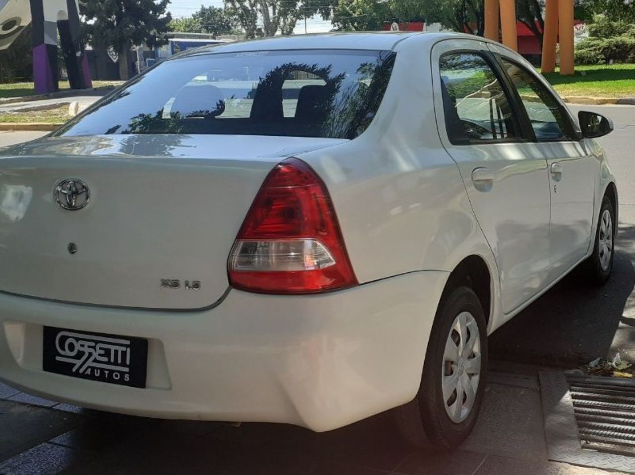 Toyota Etios Usado en Mendoza, deRuedas