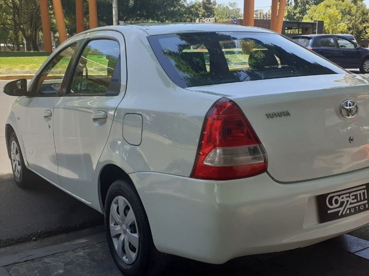 Toyota Etios Usado en Mendoza, deRuedas