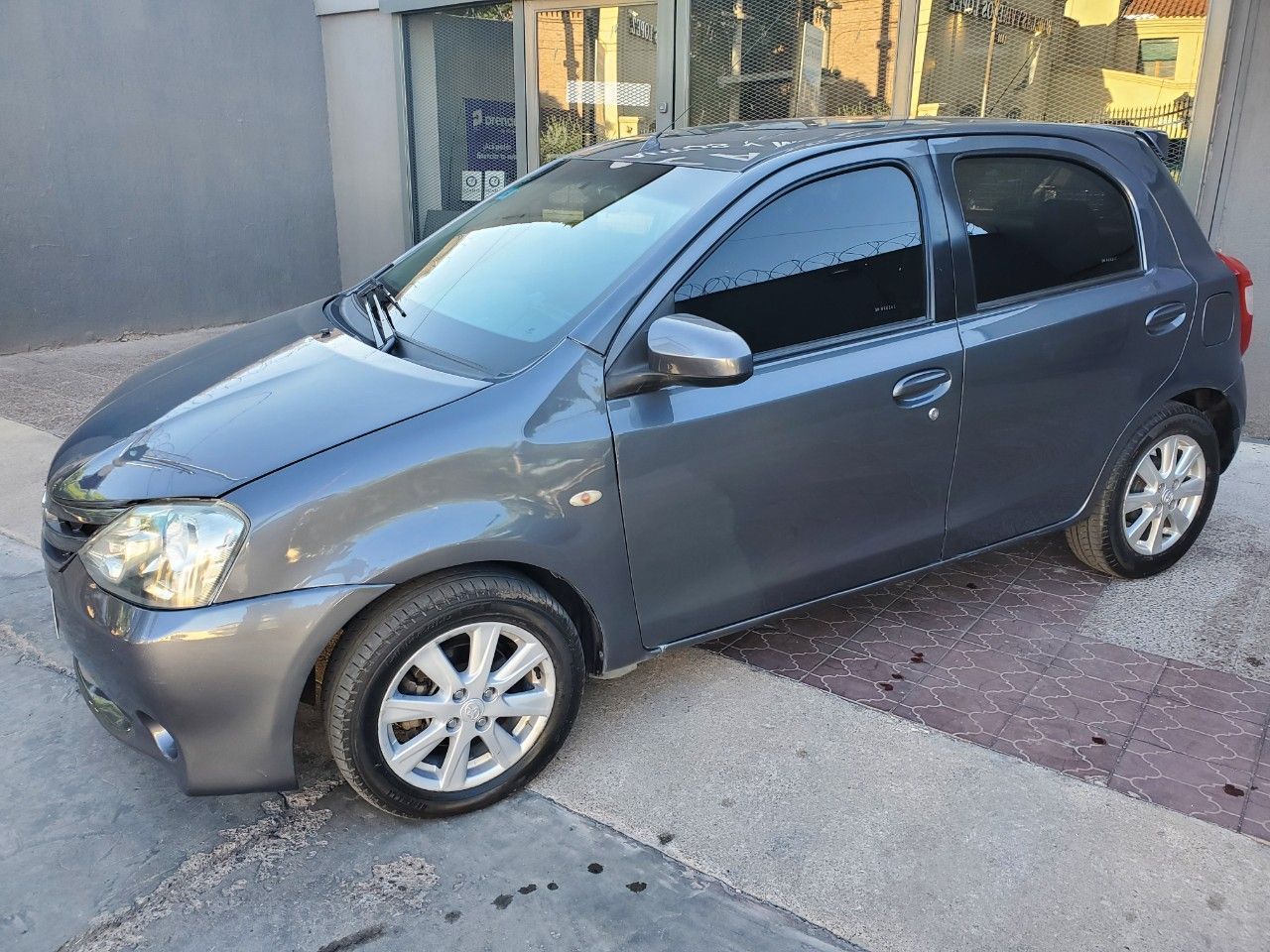 Toyota Etios Usado en Mendoza, deRuedas