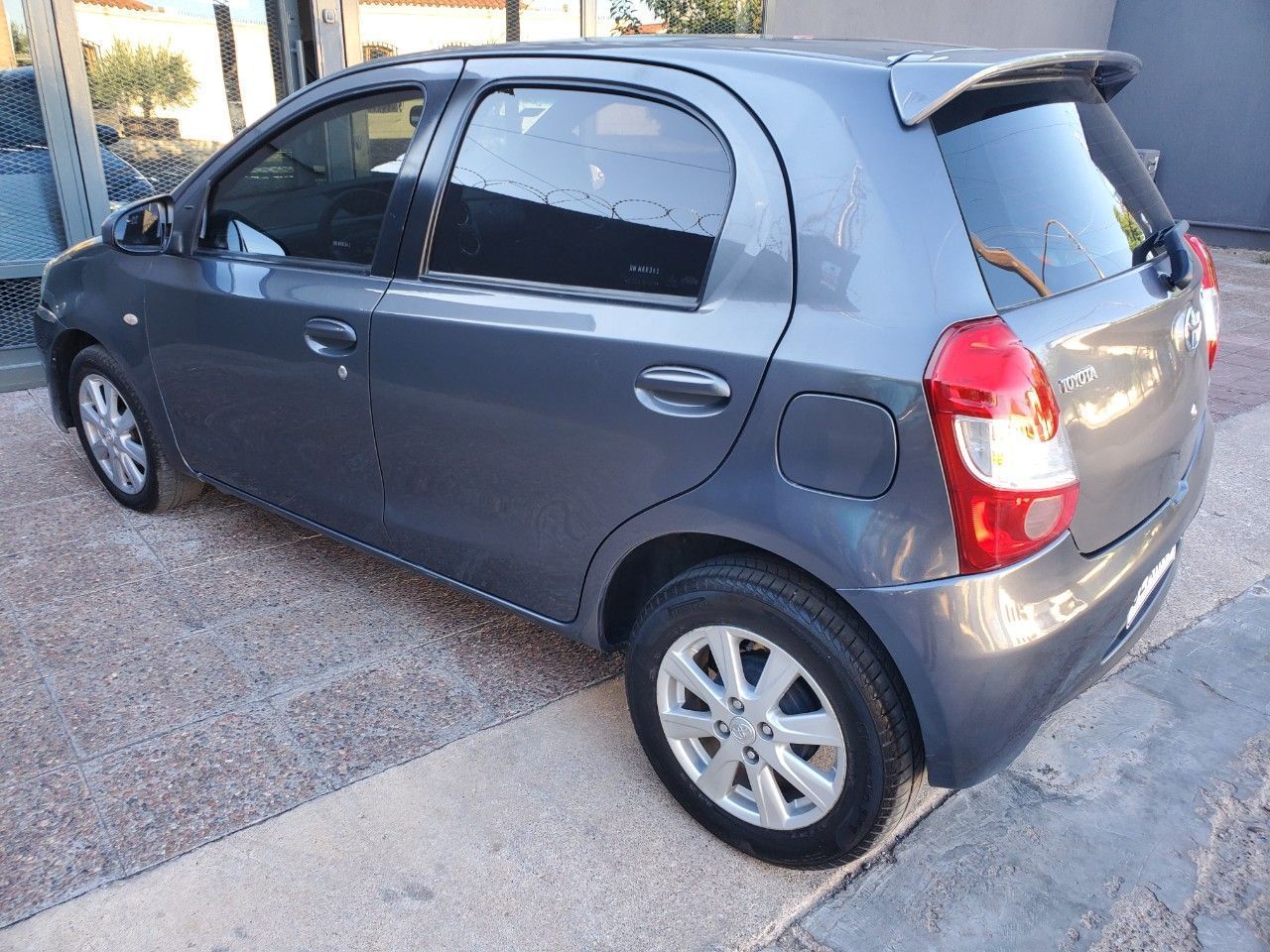 Toyota Etios Usado en Mendoza, deRuedas