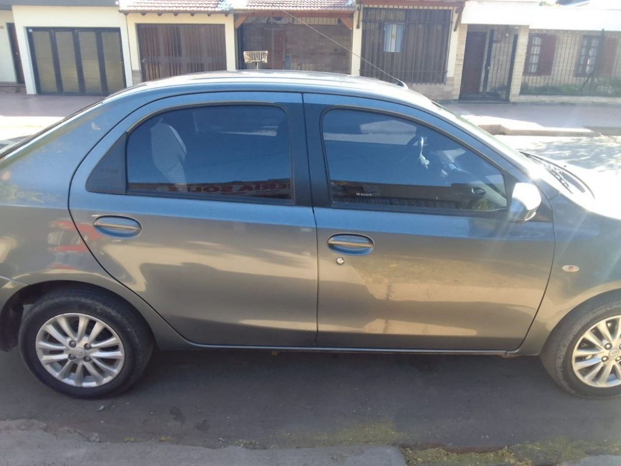 Toyota Etios Usado en Mendoza, deRuedas