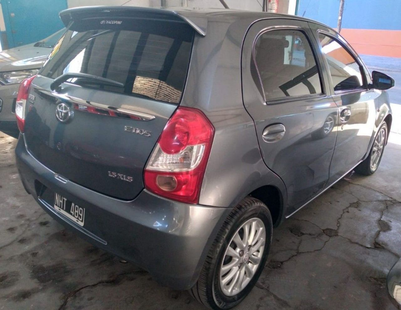 Toyota Etios Usado en Mendoza, deRuedas