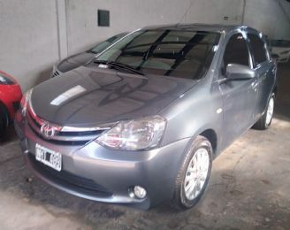 Toyota Etios Usado en Mendoza Financiado