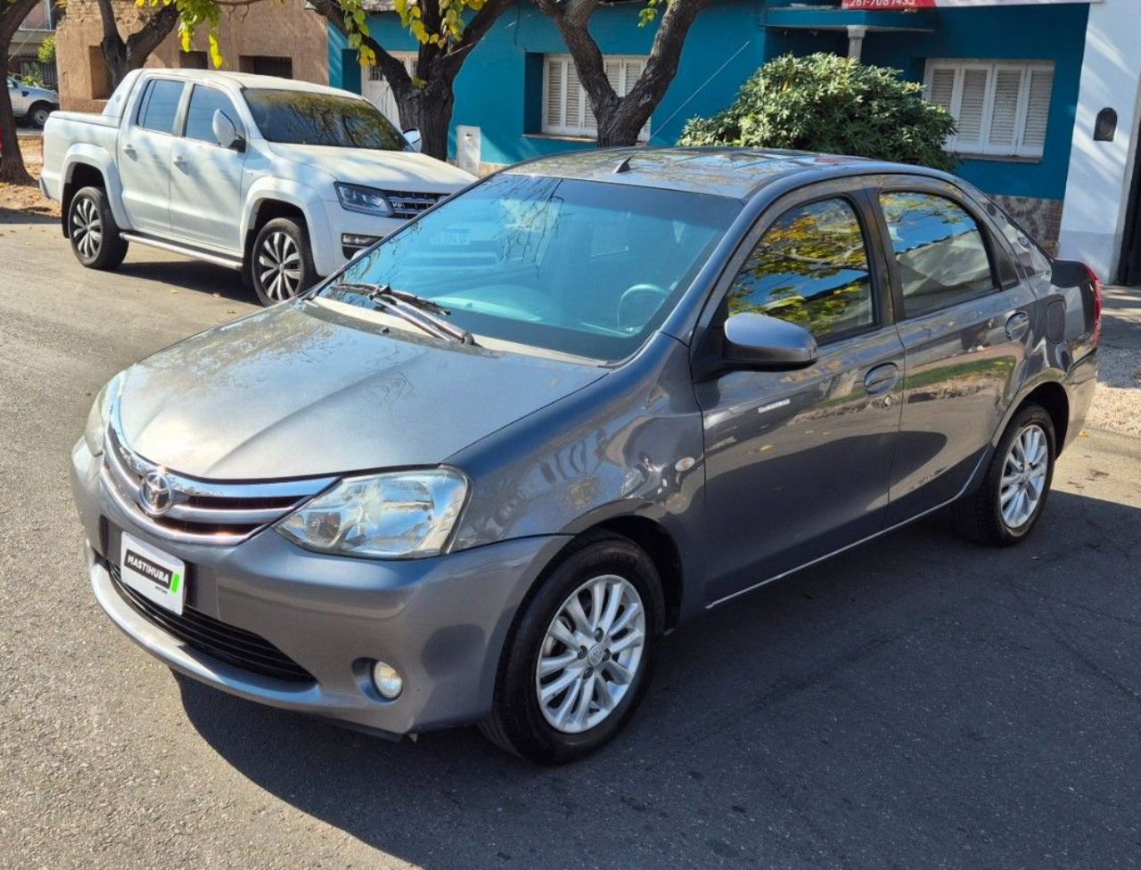 Toyota Etios Usado en Mendoza, deRuedas