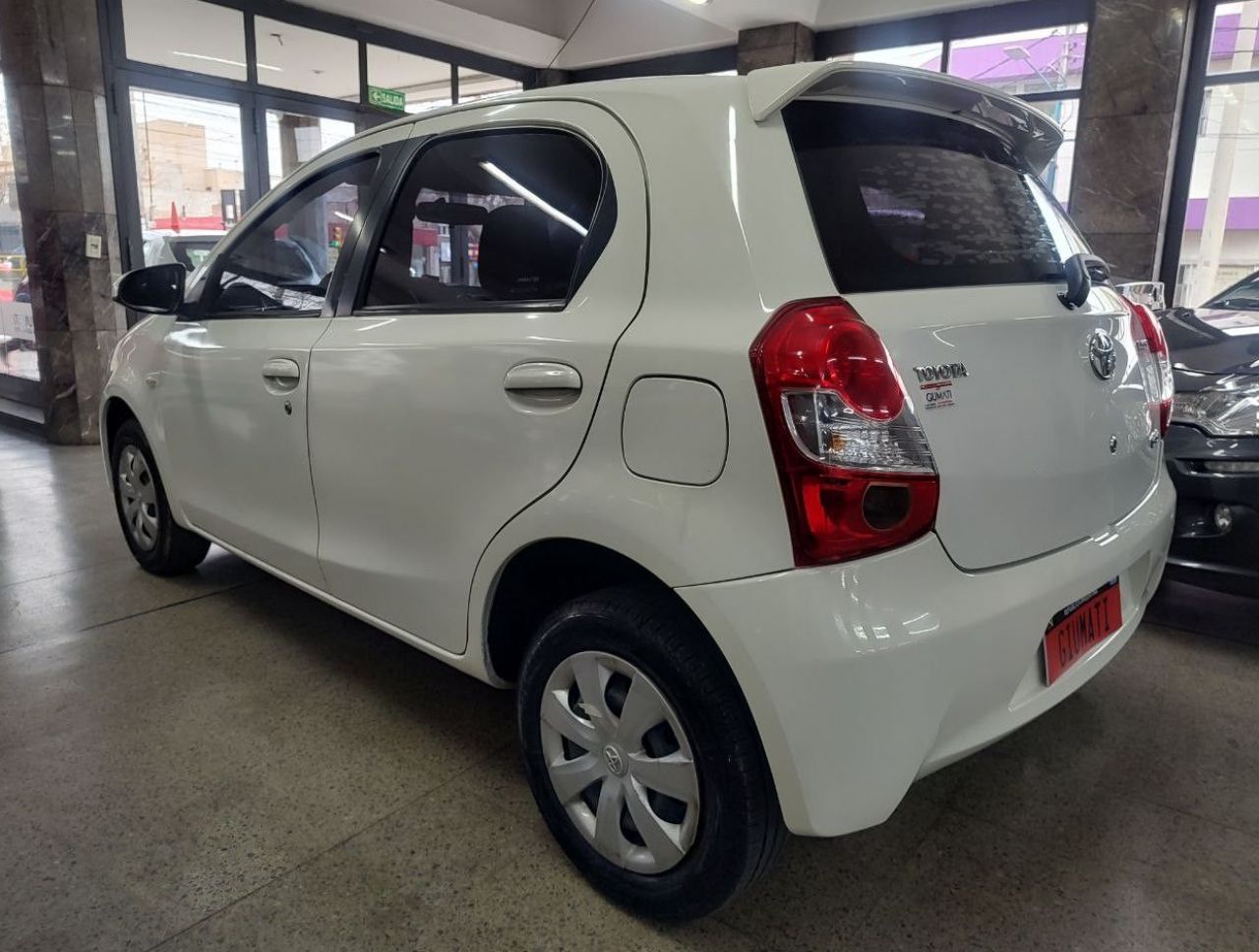 Toyota Etios Usado Financiado en Mendoza, deRuedas
