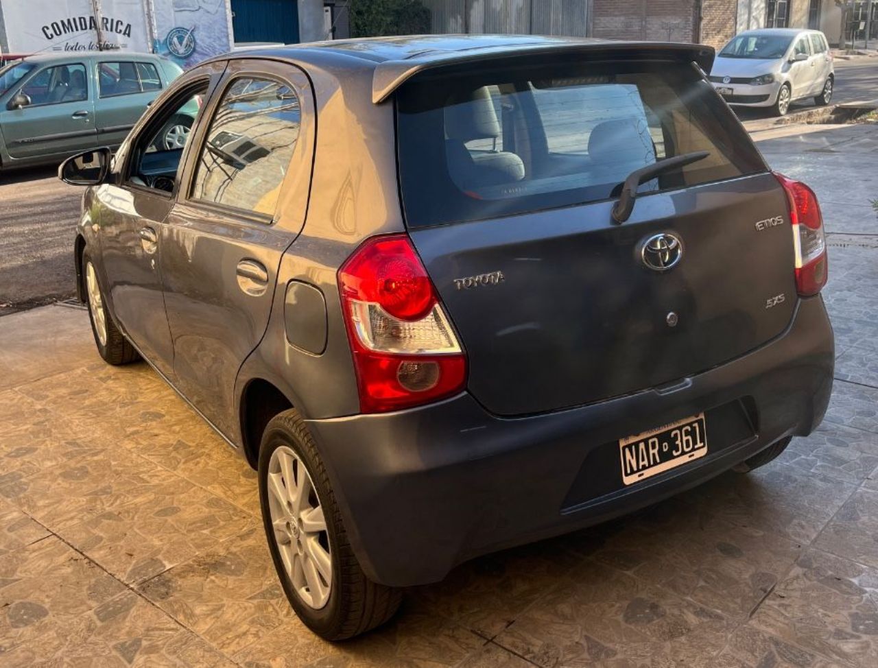 Toyota Etios Usado en Mendoza, deRuedas
